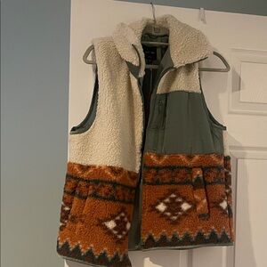 Love Tree Sherpa Vest with Geometric Design